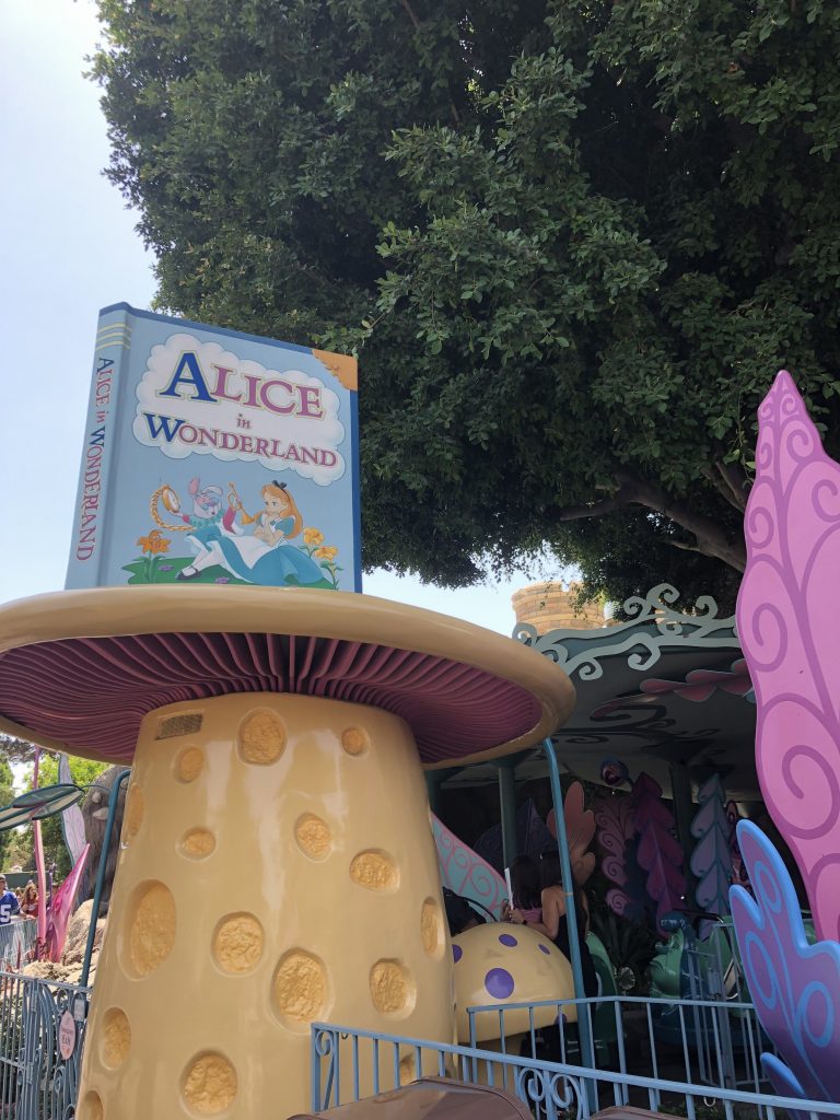 Disneyland Alice in Wonderland