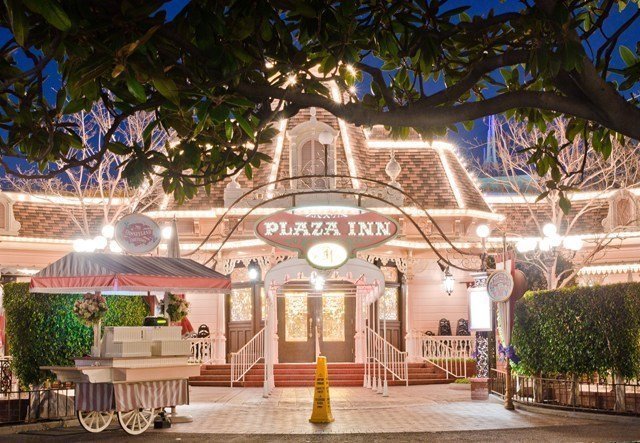 Quick Service Restaurant Disneyland Jolly Holiday Bakery