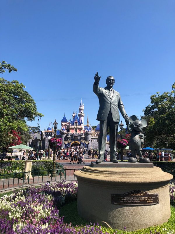 Disneyland Walt Disney Partners Statue