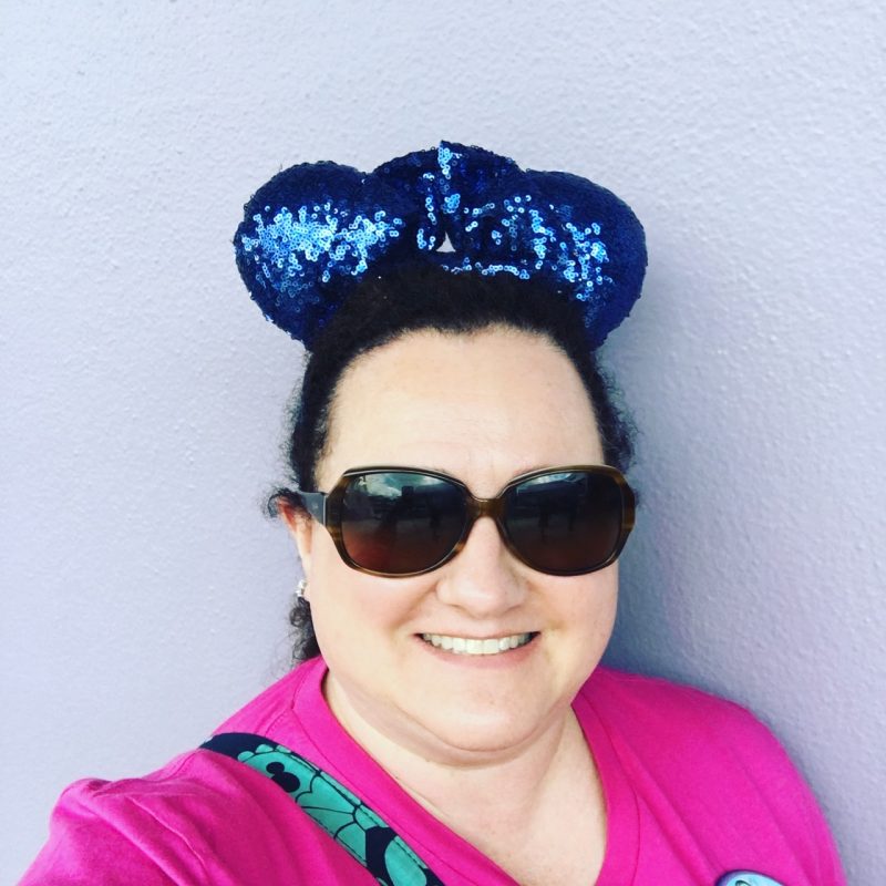 sara curly hair walt disney world minnie ears